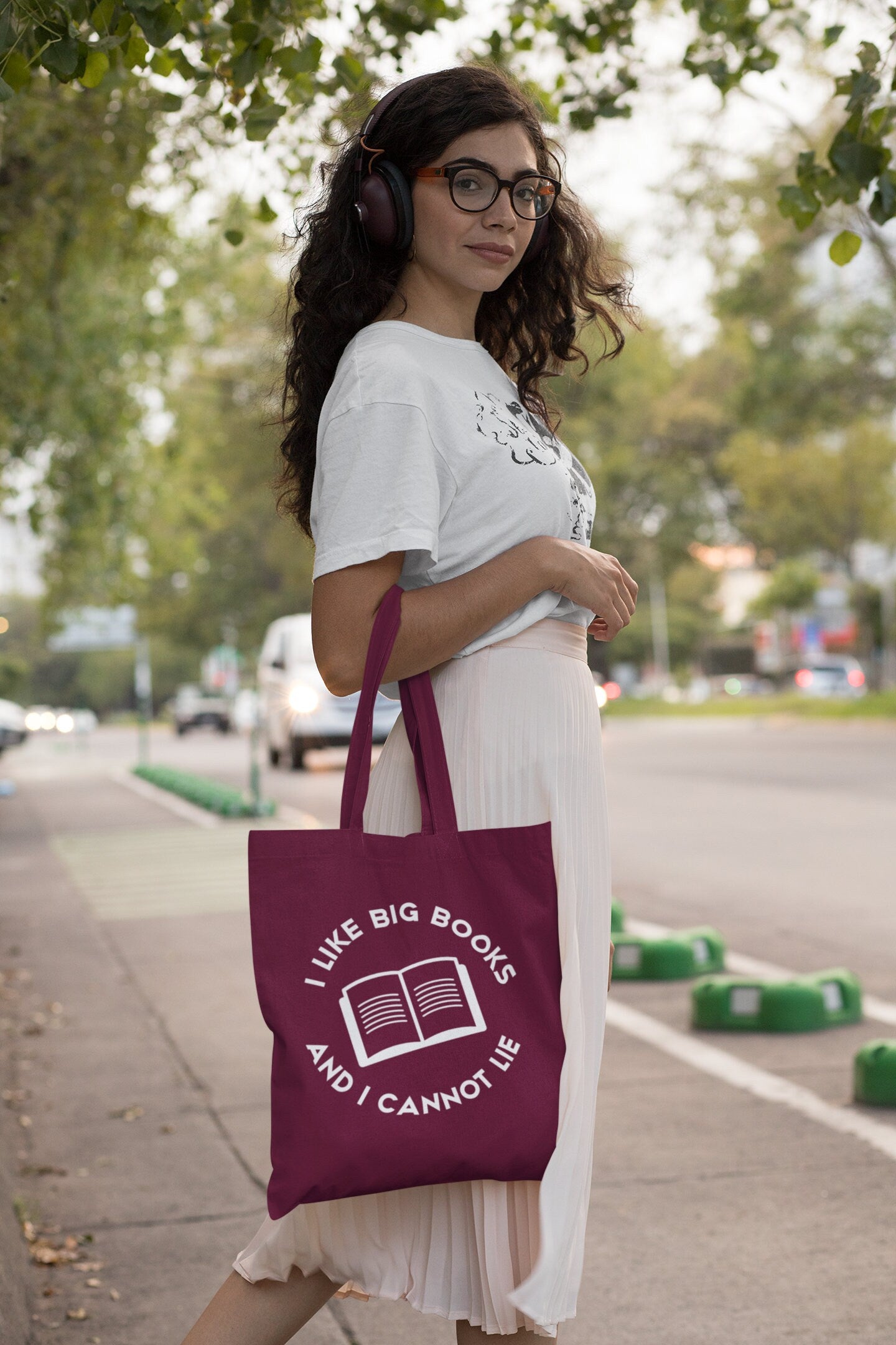 I Like Big Books And I Cannot Lie Lightweight Cotton Tote Bag DES2